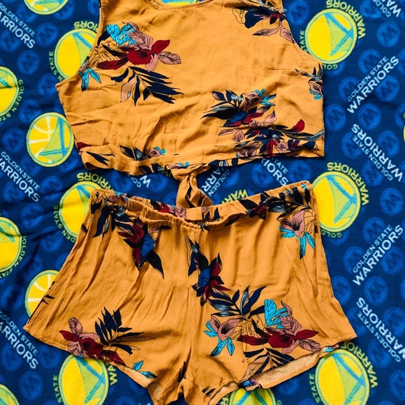 Short set - Picture 5 of 6